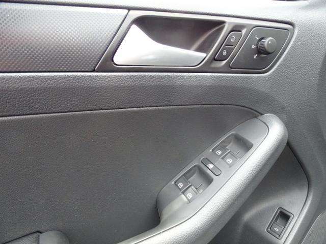 2014 Volkswagen Jetta 4dr Sedan 5M